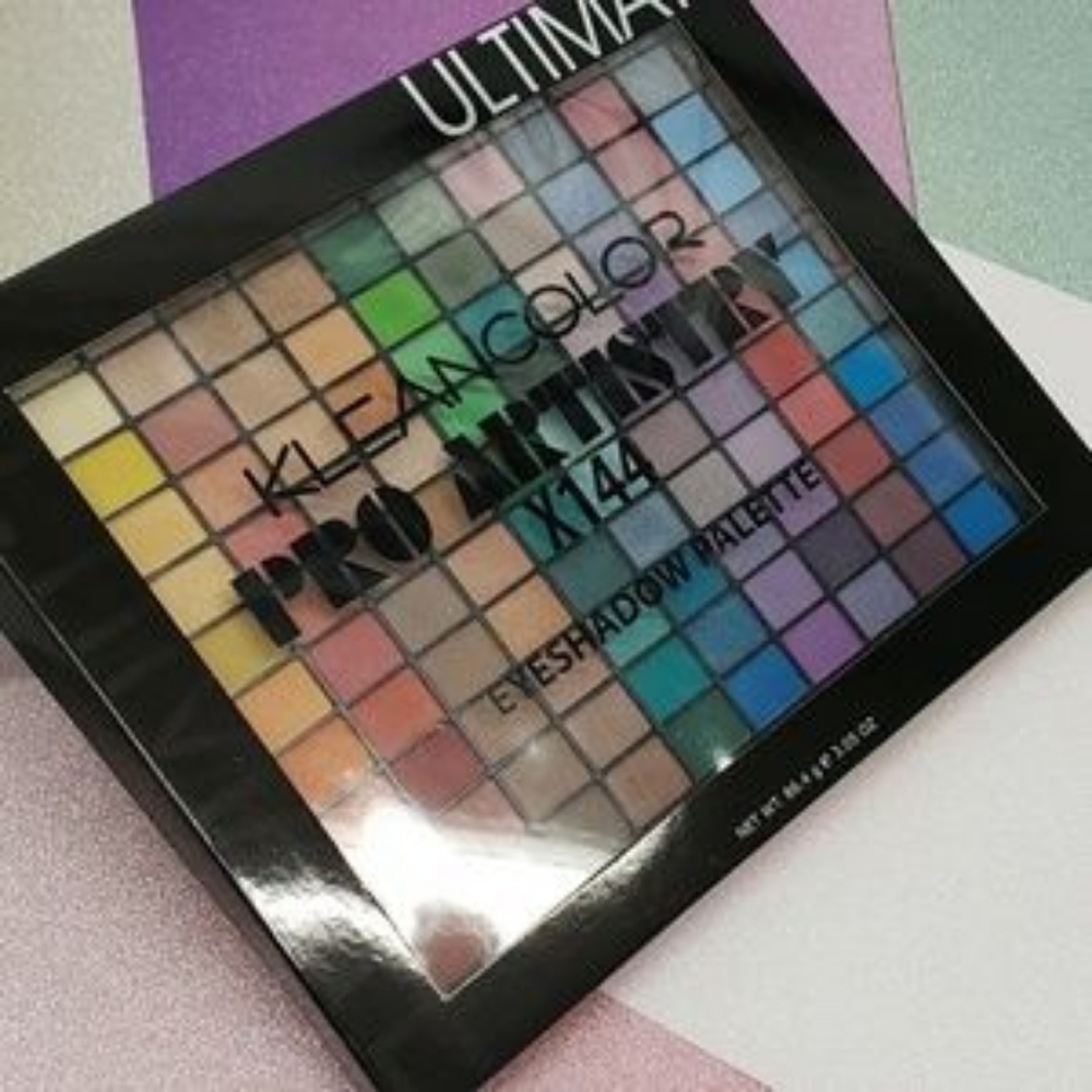 Eyeshadow palette